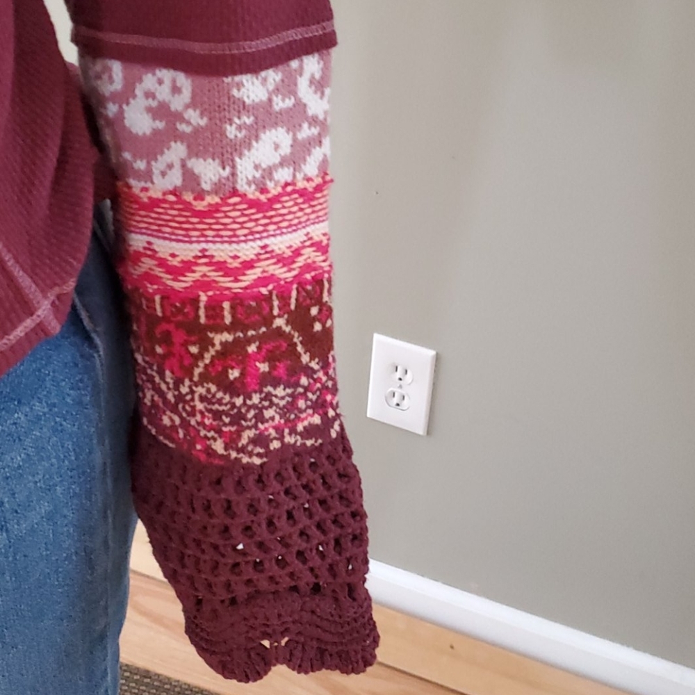 Free People in the mix cuff top - Picture 3 of 16